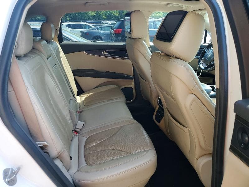 2019 LINCOLN NAUTILUS RESERVE 11