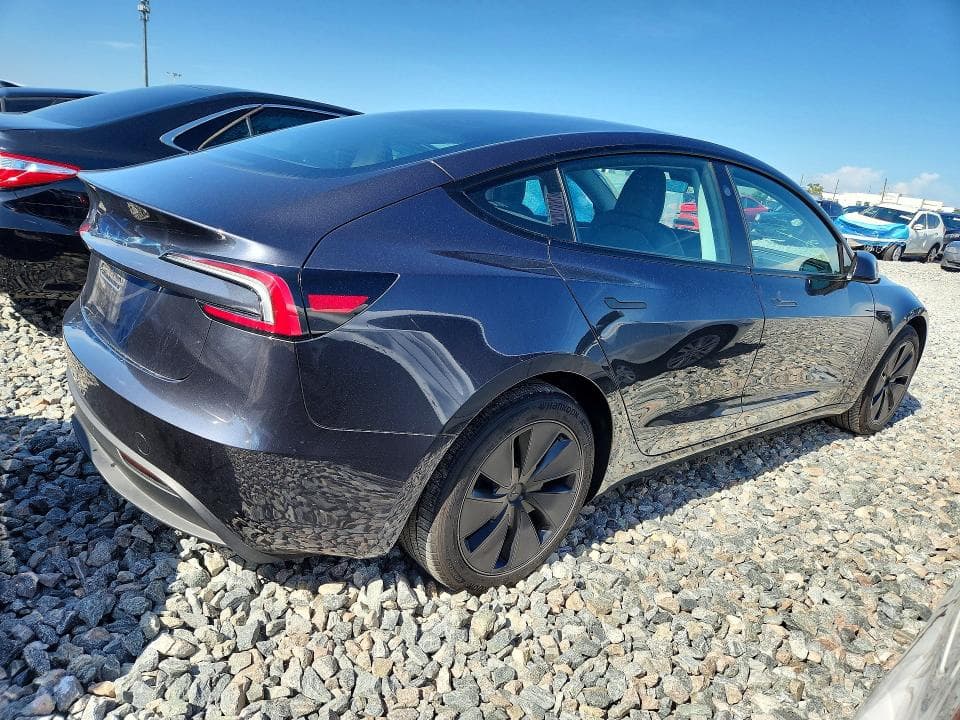 2025 TESLA MODEL 3 3