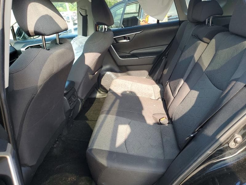 2019 TOYOTA RAV4 XLE 11