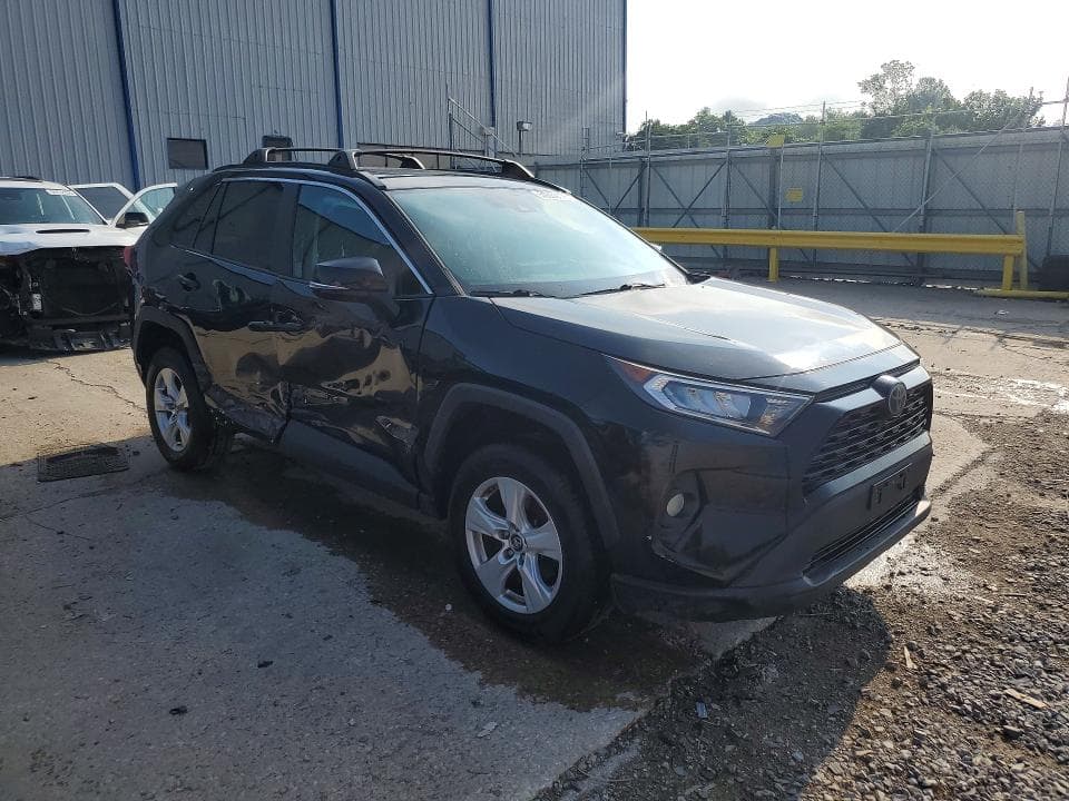 2019 TOYOTA RAV4 XLE 4