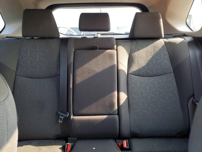 2019 TOYOTA RAV4 XLE 10