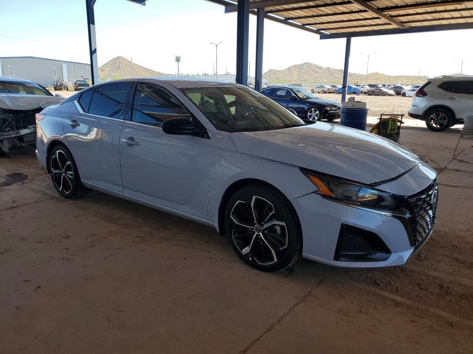2024 NISSAN ALTIMA SR 4