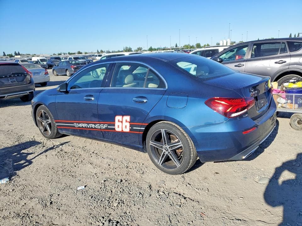 2022 MERCEDES-BENZ A 220 2