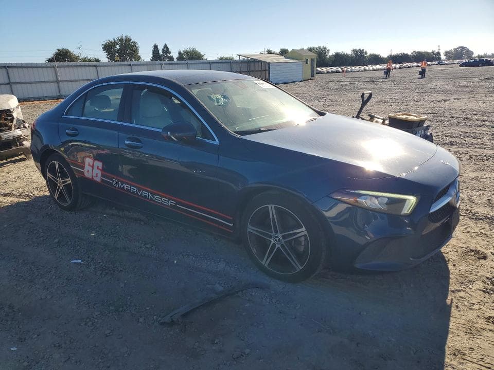 2022 MERCEDES-BENZ A 220 4