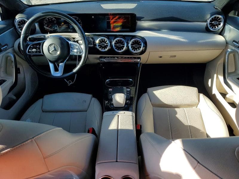 2022 MERCEDES-BENZ A 220 8