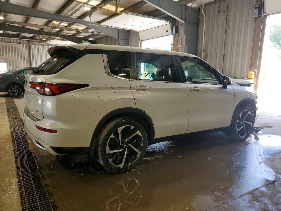 2023 MITSUBISHI OUTLANDER SE 3