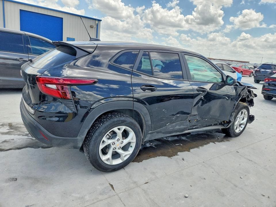 2025 CHEVROLET TRAX LS 3