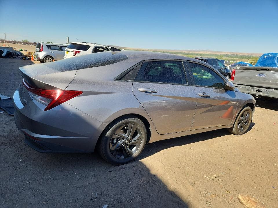 2023 HYUNDAI ELANTRA BLUE 3