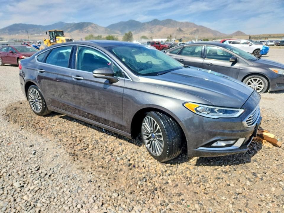 2017 FORD FUSION SE 4