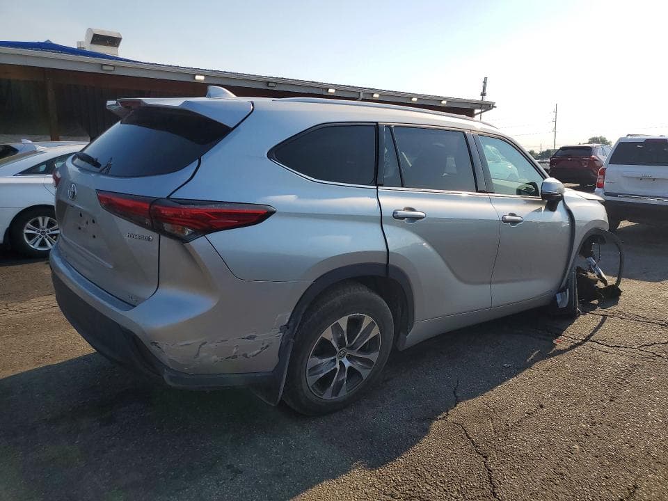 2022 TOYOTA HIGHLANDER HYBRID XLE 3