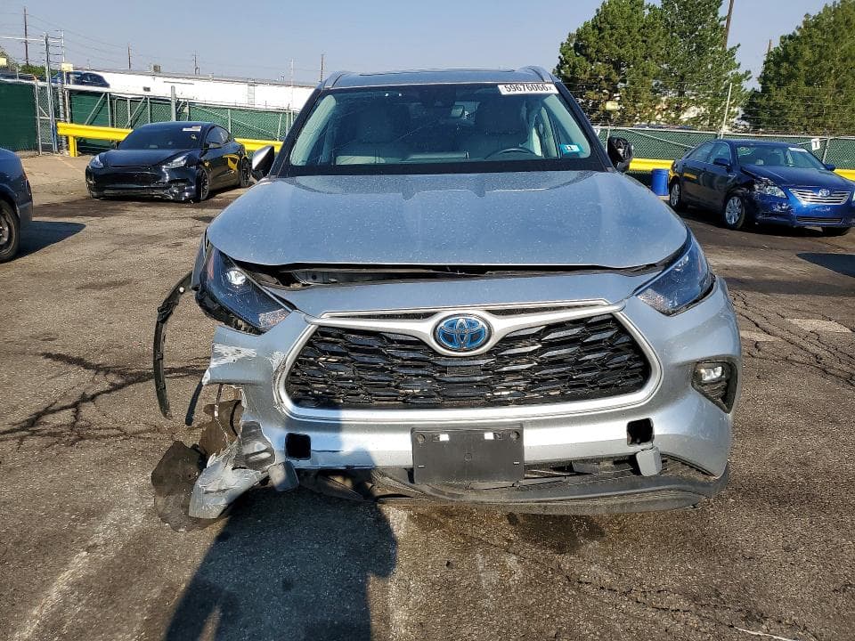 2022 TOYOTA HIGHLANDER HYBRID XLE 5