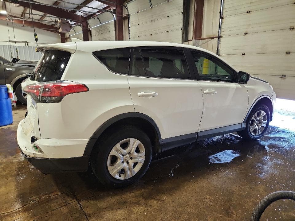 2018 TOYOTA RAV4 LE 3