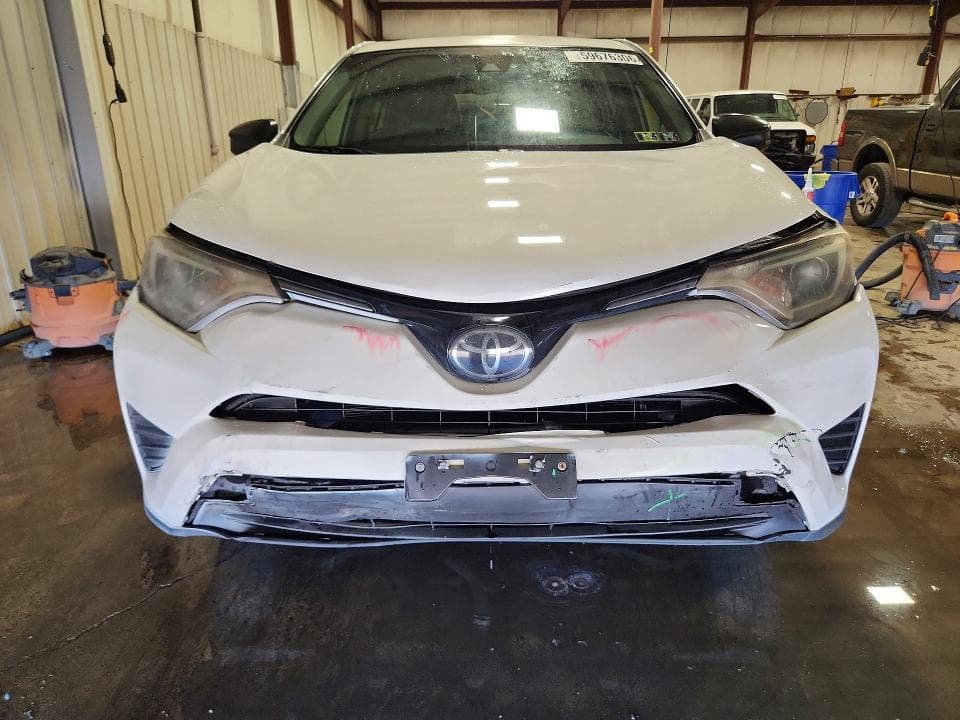 2018 TOYOTA RAV4 LE 5