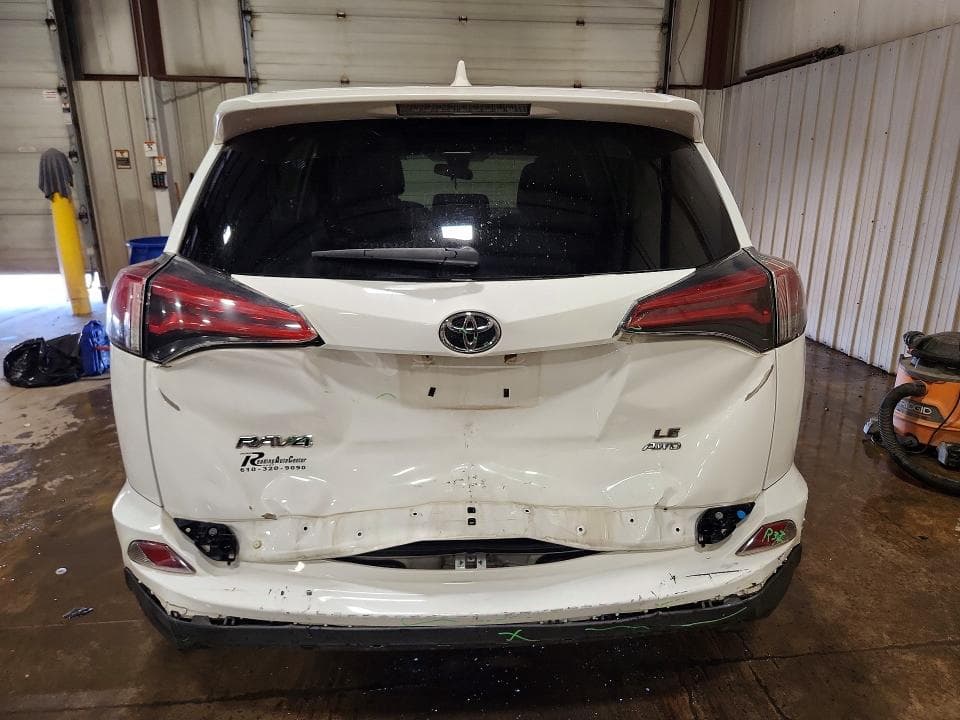 2018 TOYOTA RAV4 LE 6