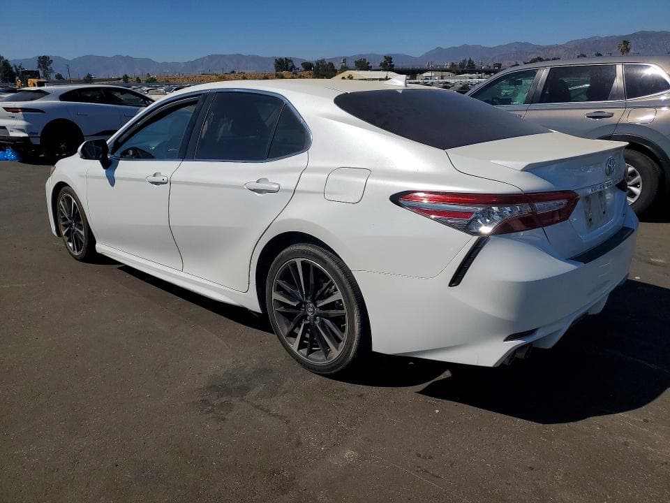 2019 TOYOTA CAMRY XSE 2