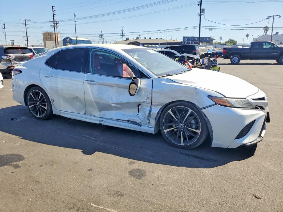 2019 TOYOTA CAMRY XSE 4