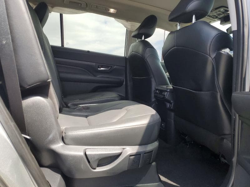 2024 TOYOTA GRAND HIGHLANDER PLATINUM 11