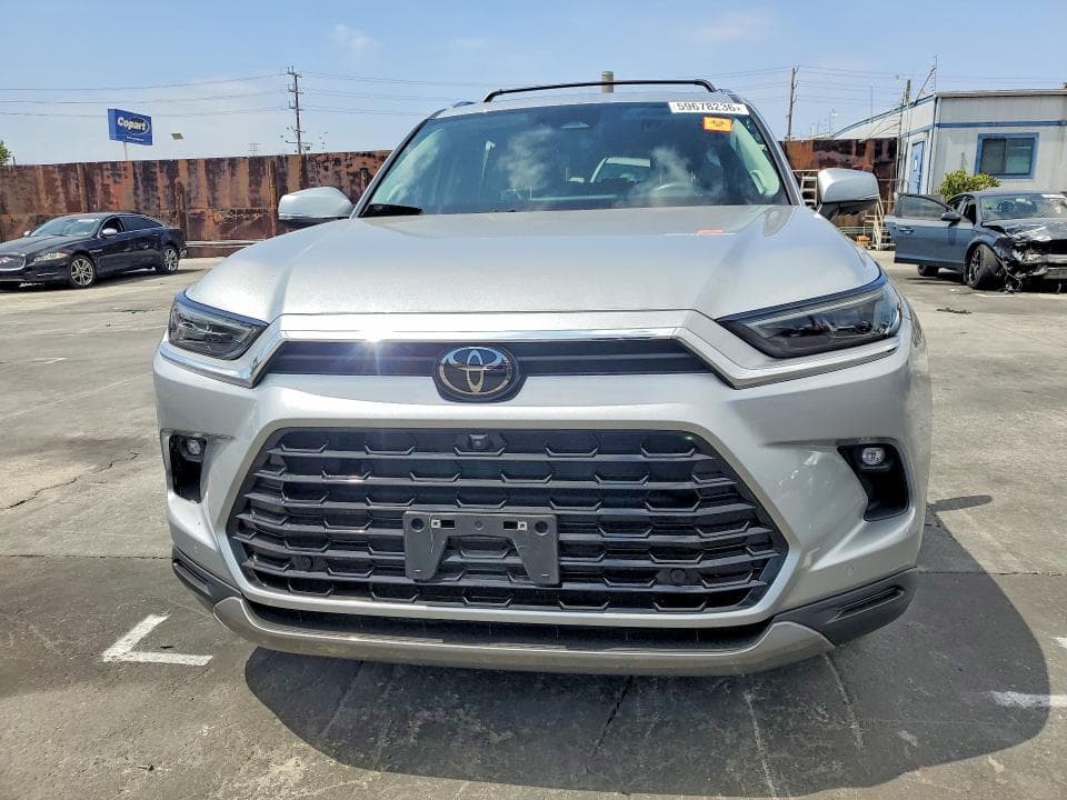 2024 TOYOTA GRAND HIGHLANDER PLATINUM 5