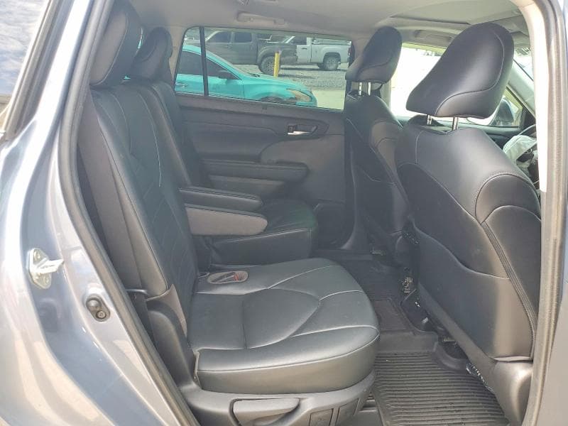 2021 TOYOTA HIGHLANDER XLE 10