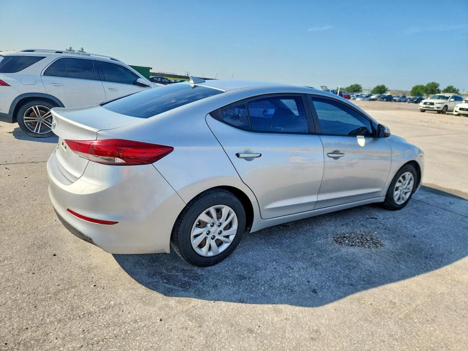 2017 HYUNDAI ELANTRA SE SE 3
