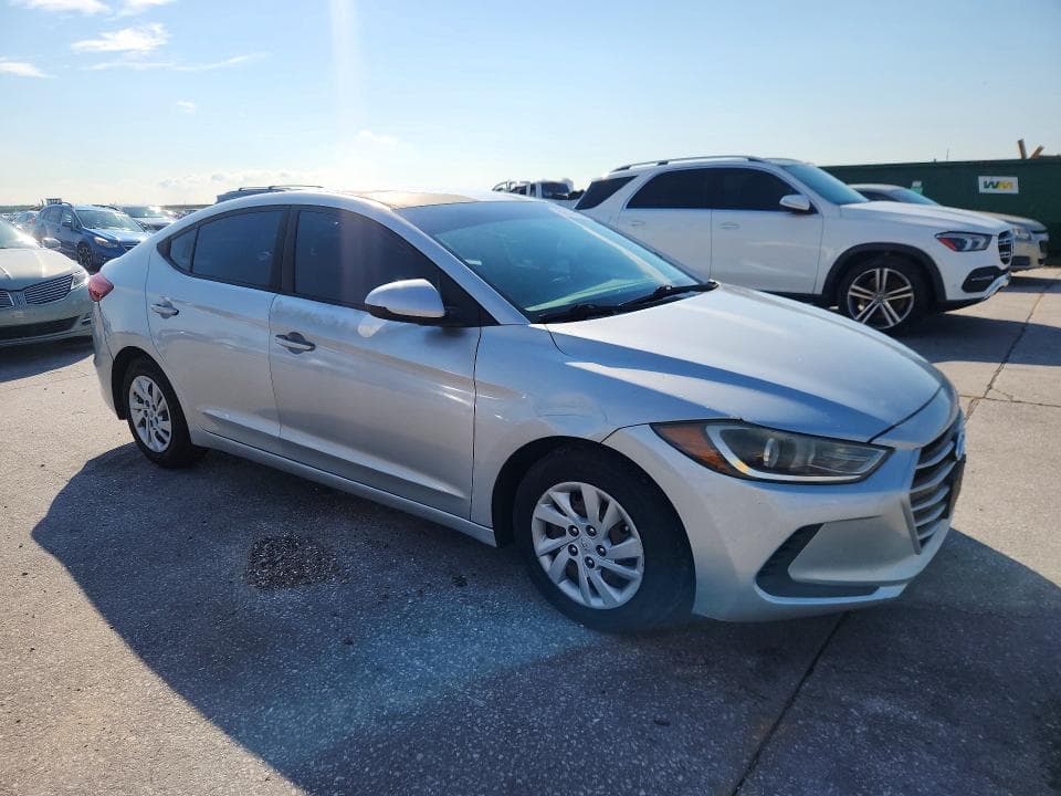2017 HYUNDAI ELANTRA SE SE 4