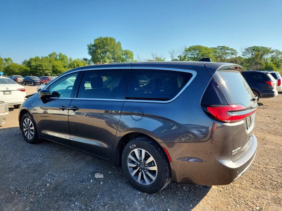 2023 CHRYSLER PACIFICA HYBRID TOURING L 2