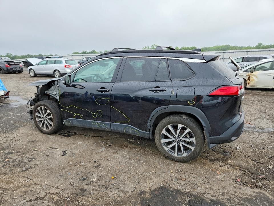 2024 TOYOTA COROLLA CROSS XLE 2