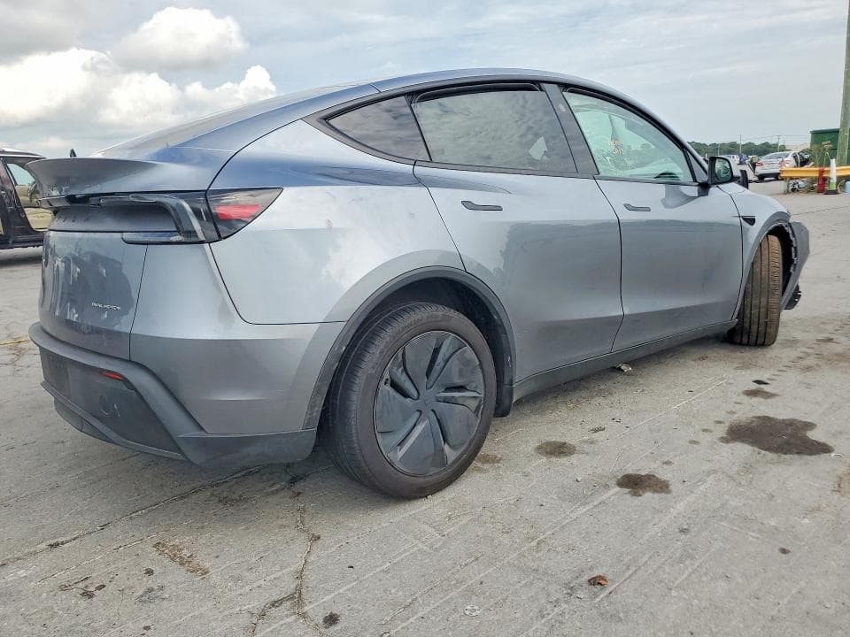 2026 TESLA MODEL Y 3