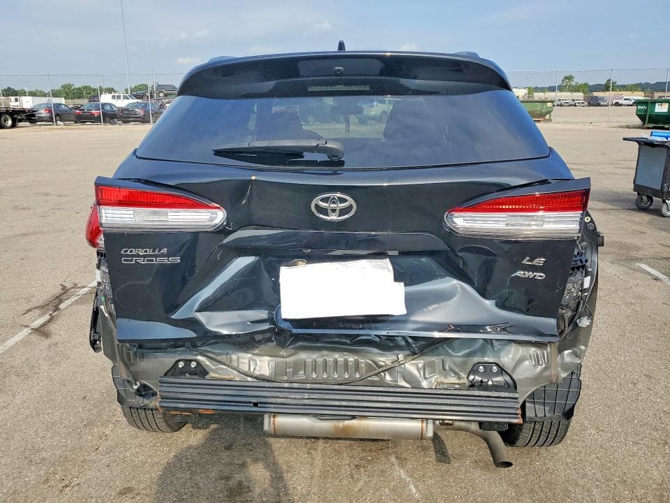 2022 TOYOTA COROLLA CROSS LE 6