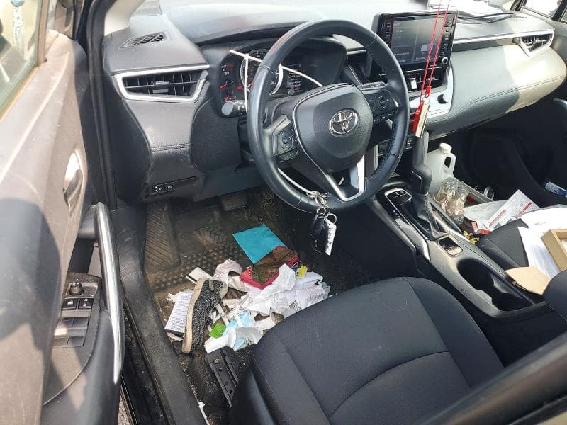 2022 TOYOTA COROLLA CROSS LE 8