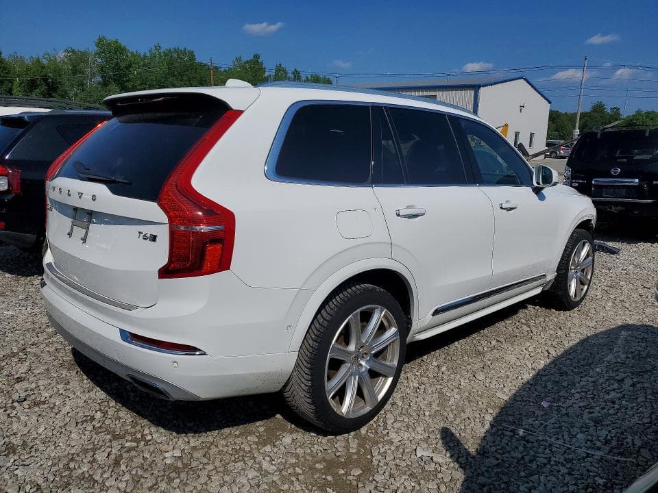 2017 VOLVO XC90 T6 3