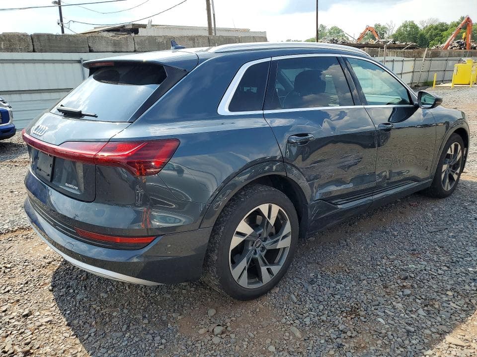 2021 AUDI E-TRON PREMIUM 3