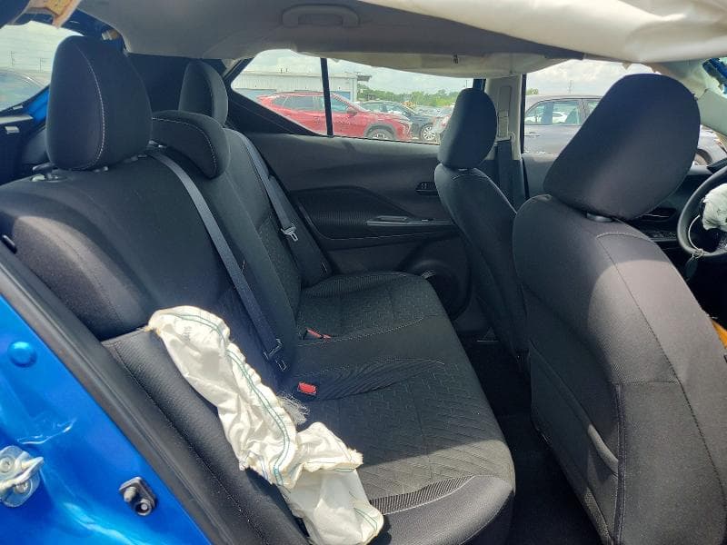 2021 NISSAN KICKS S 10