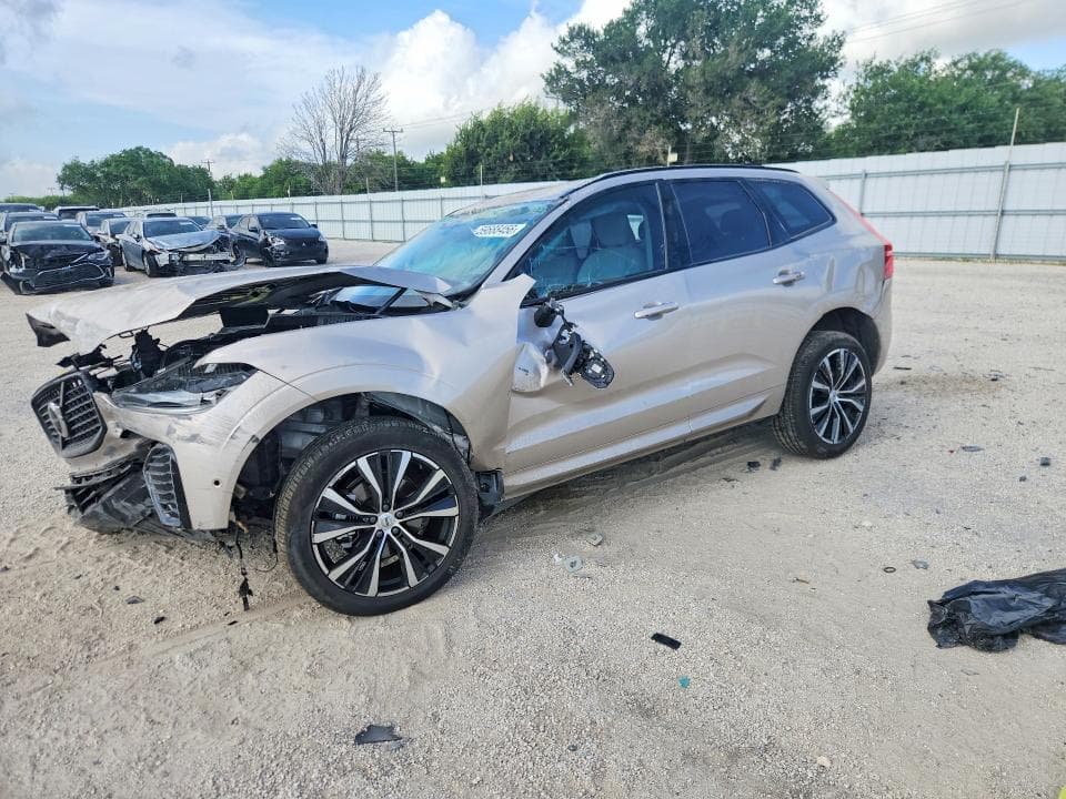 2025 VOLVO XC60 PLUS 1