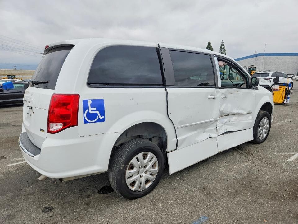 2017 DODGE GRAND CARAVAN SE 3