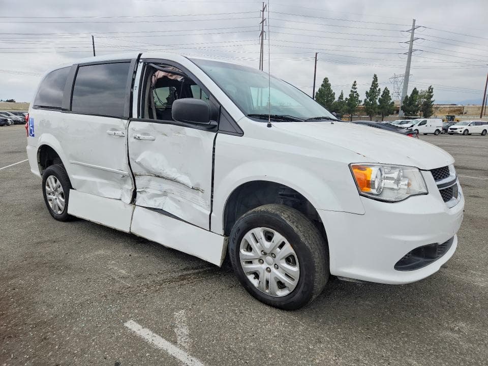 2017 DODGE GRAND CARAVAN SE 4