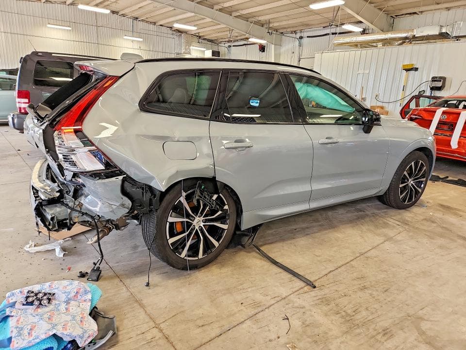 2025 VOLVO XC60 PLUS PLUS 3
