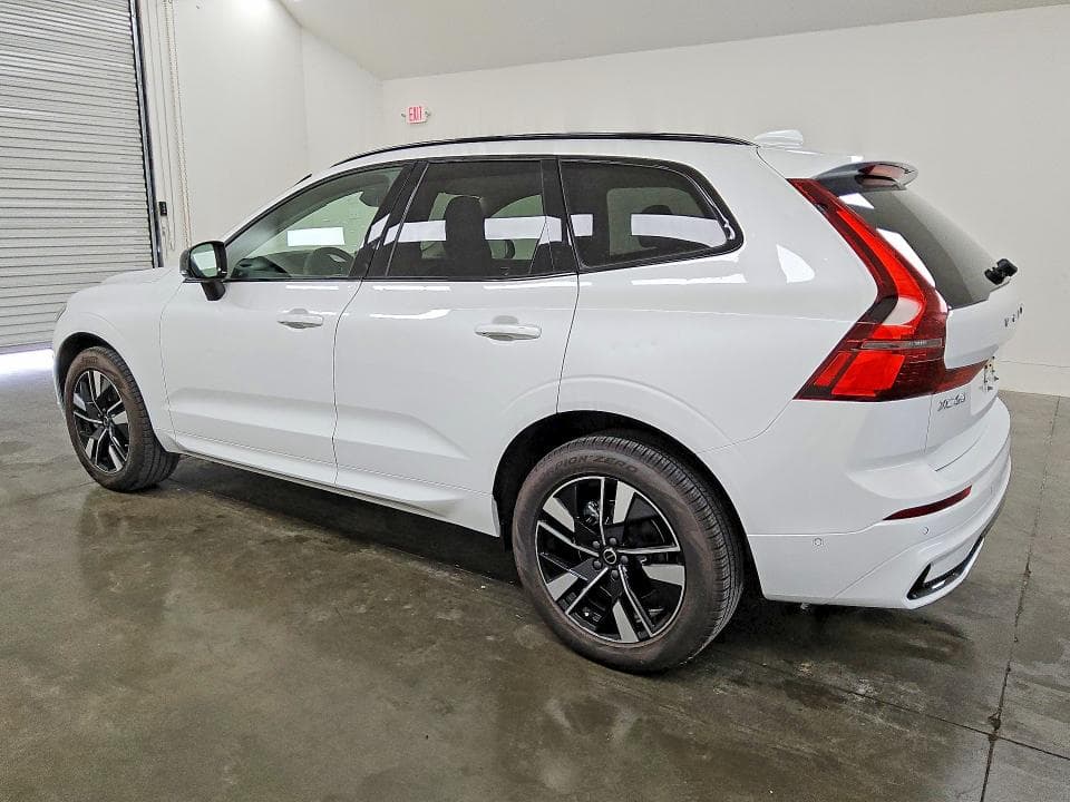 2026 VOLVO XC60 PLUS 2