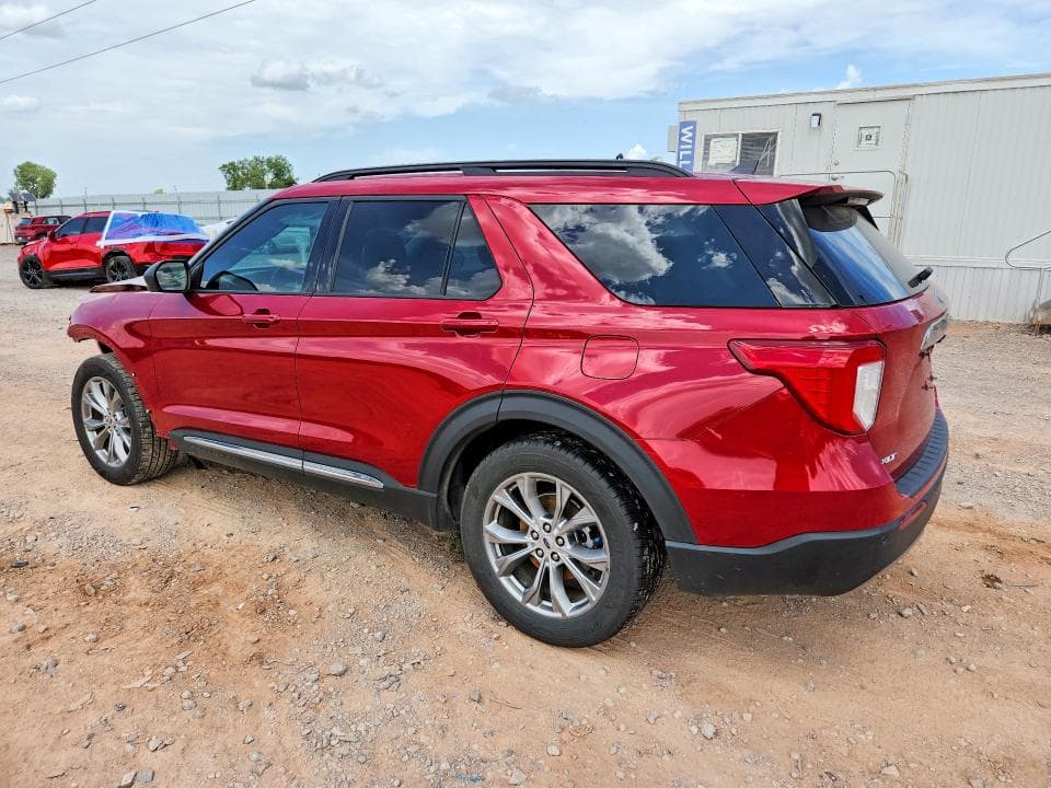 2022 FORD EXPLORER XLT 2