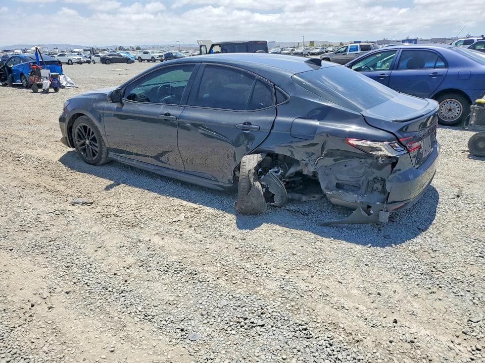 2025 TOYOTA CAMRY SE 2