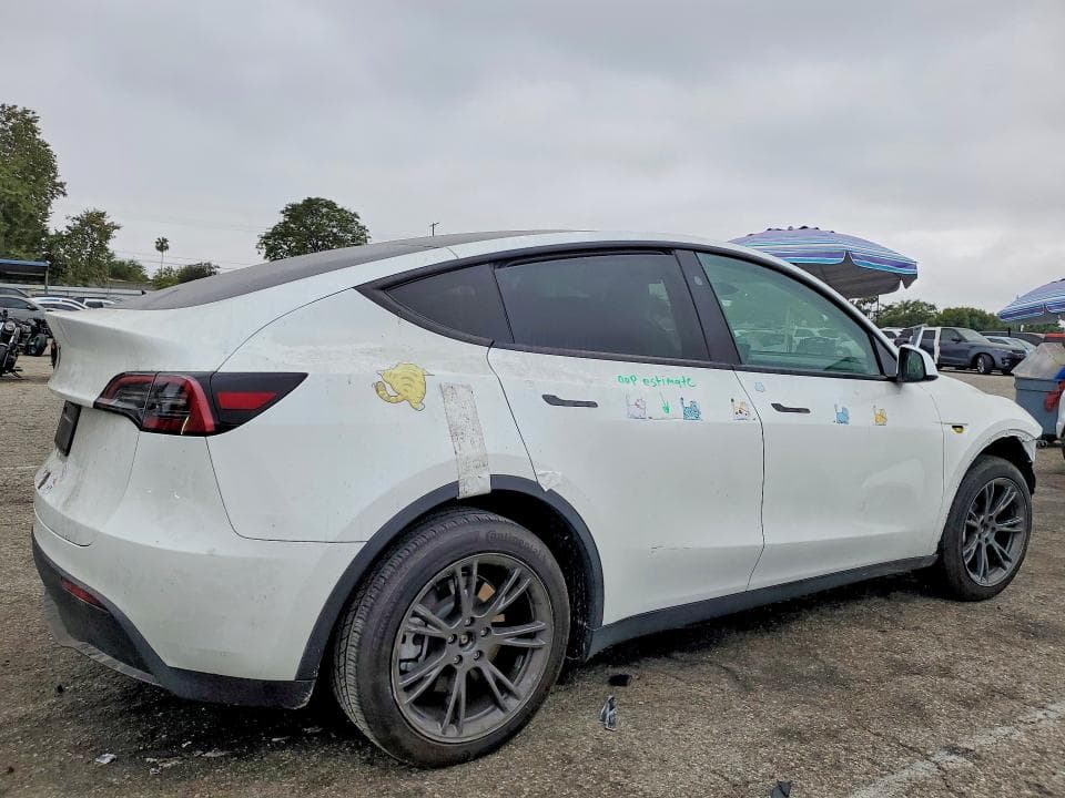 2024 TESLA MODEL Y 3