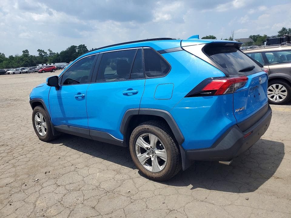 2019 TOYOTA RAV4 XLE 2