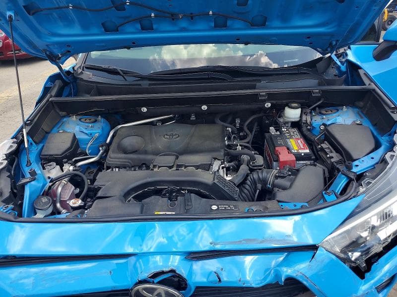 2019 TOYOTA RAV4 XLE 12