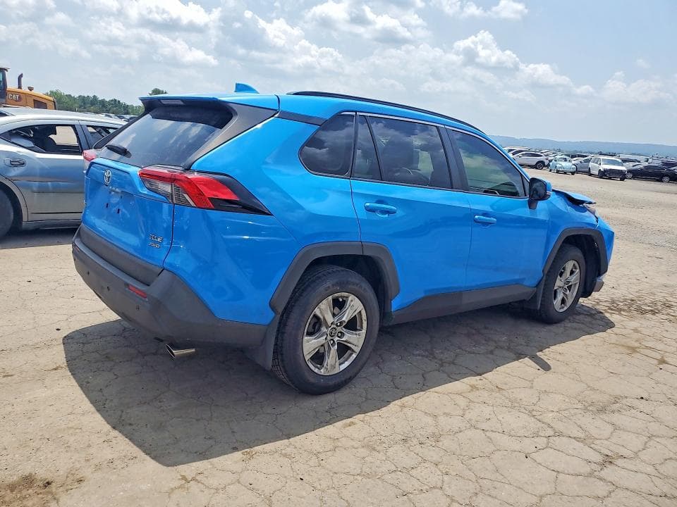2019 TOYOTA RAV4 XLE 3