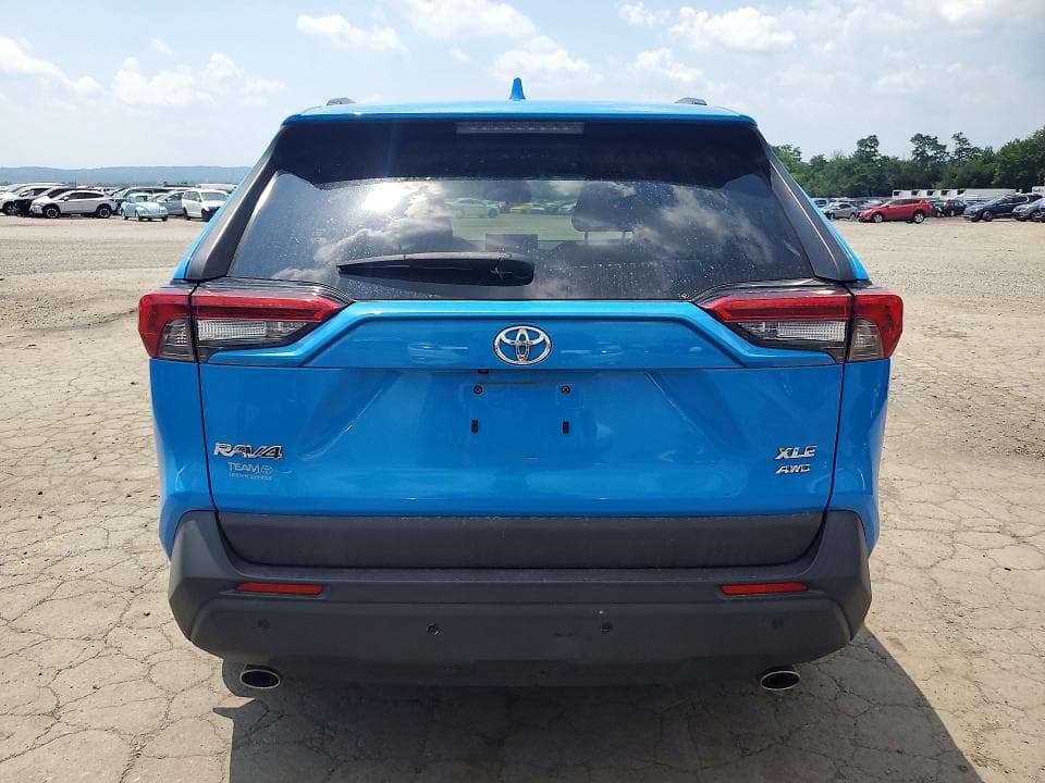 2019 TOYOTA RAV4 XLE 6