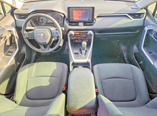 2020 TOYOTA RAV4 LE LE 8