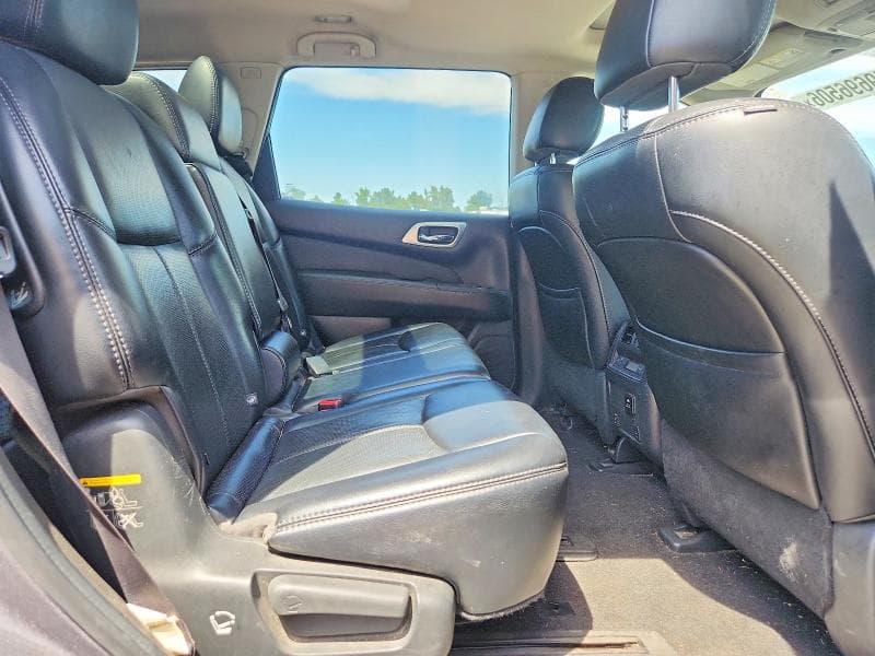 2017 NISSAN PATHFINDER PLATINUM 11