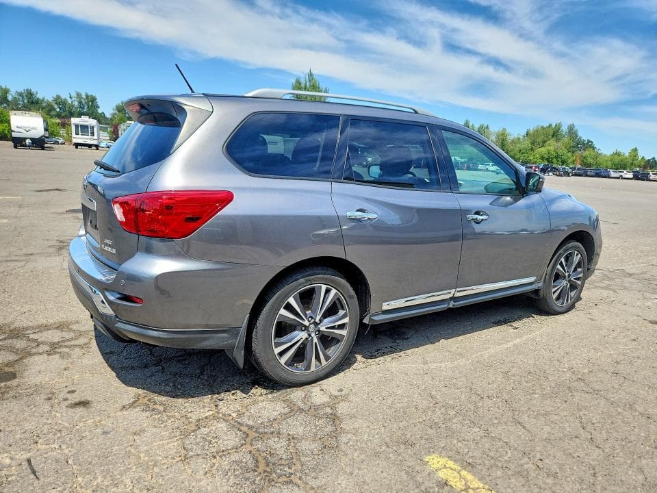 2017 NISSAN PATHFINDER PLATINUM 3