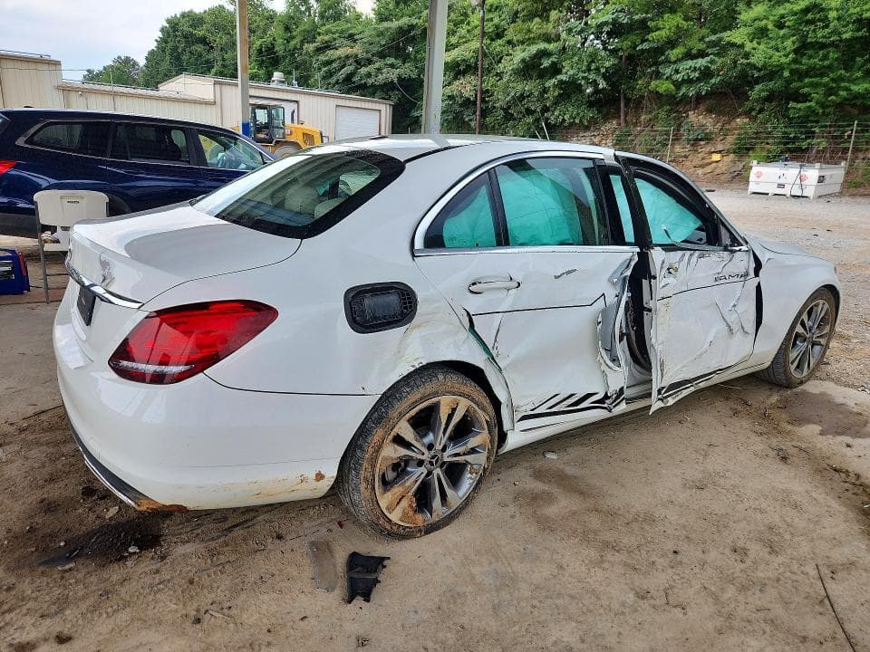 2019 MERCEDES-BENZ C 300 3