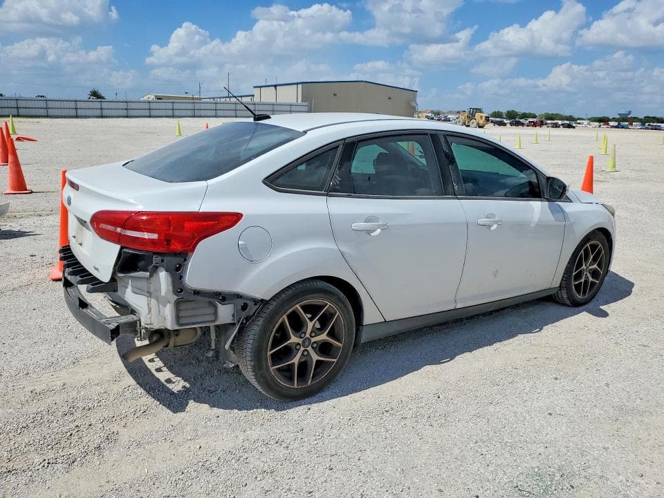 2017 FORD FOCUS SEL 3